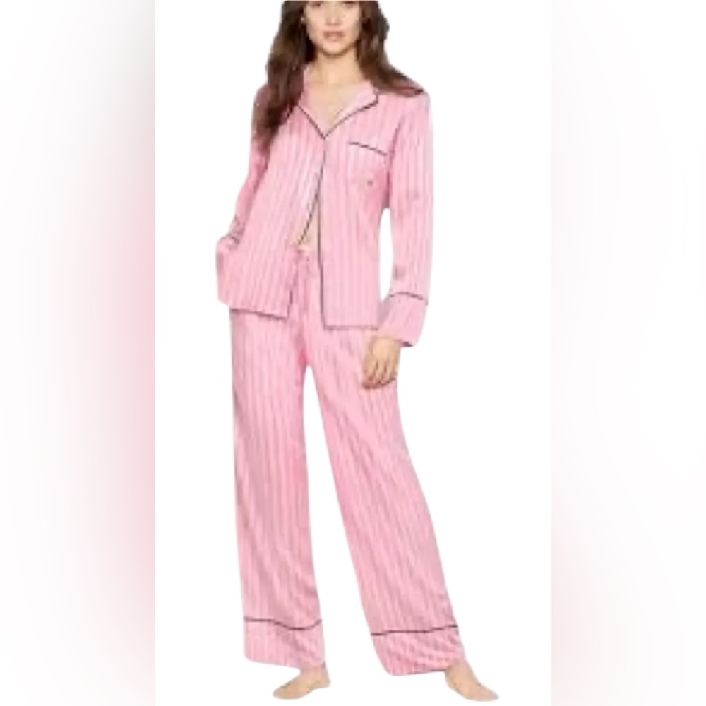 VICTORIA’S SECRET Satin Striped Pajamas
